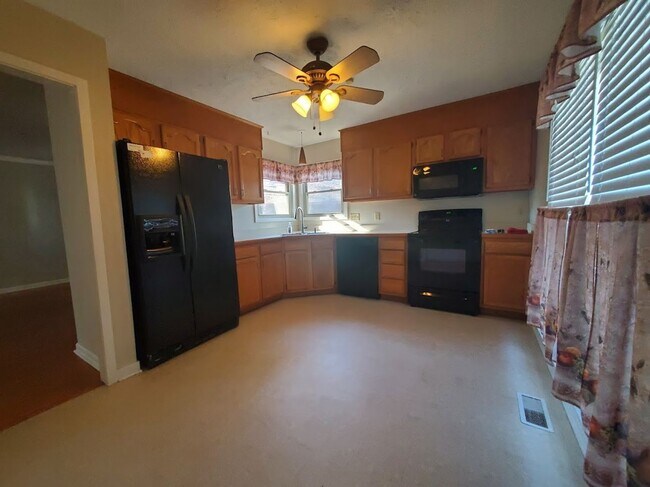 Photo - 4445 Briton Cir