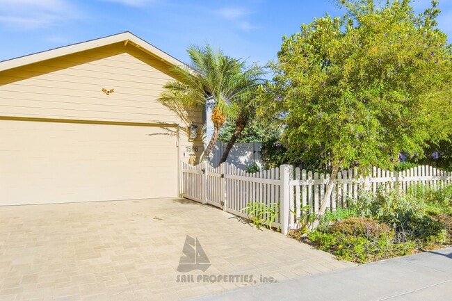 Building Photo - 1508 Lakeside Ln Unit 1508 Lakeside (Front)