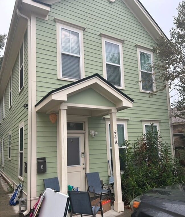 Building Photo - 44 Grove St Unit A