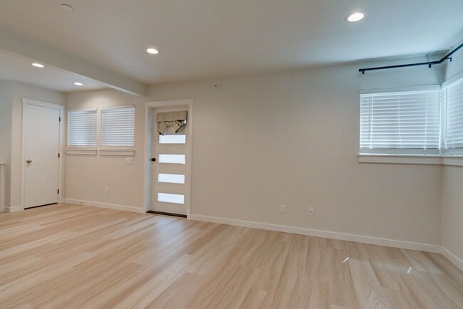 Photo - 2 Bedroom Luxury New Construction Cottage - Standalone Alone Home - Location Location Location