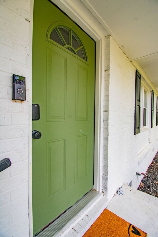 Photo - Coming Soon! 4 Bedroom 2 Bathroom Home: Pets Okay!