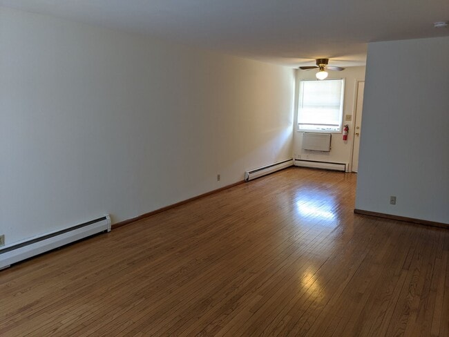 Photo - 837 Normal Rd