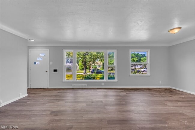 Photo - 18304 Garden Blvd