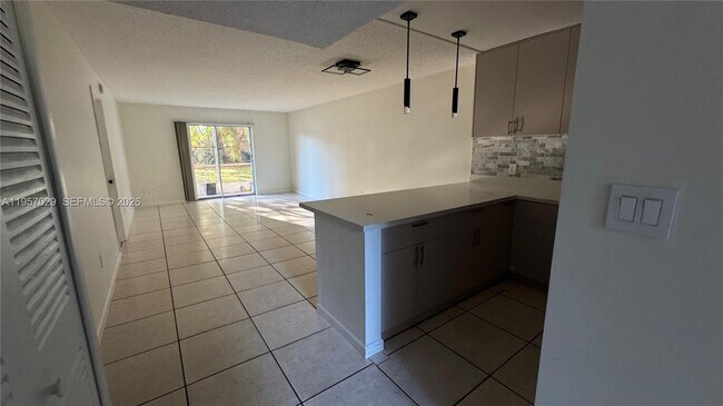 Photo - 4111 Stirling Rd Unidad 102