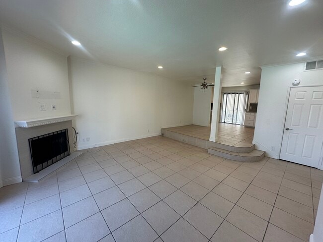Building Photo - 22865 Del Valle St Unit 21 Rental