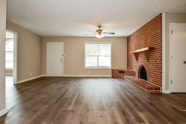 Photo - 5406 Cindy Ln SE