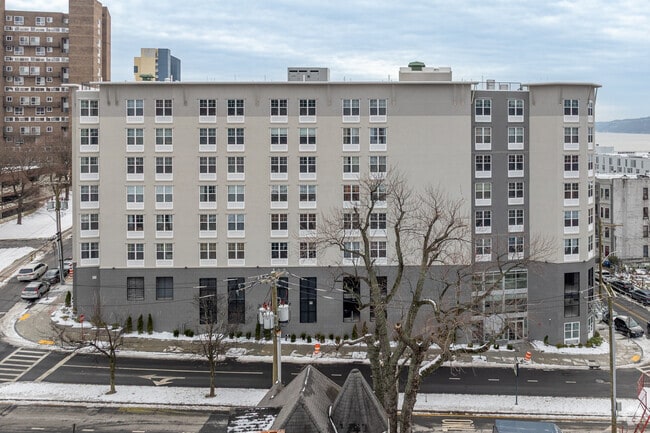 Photo - Regency on the Hudson