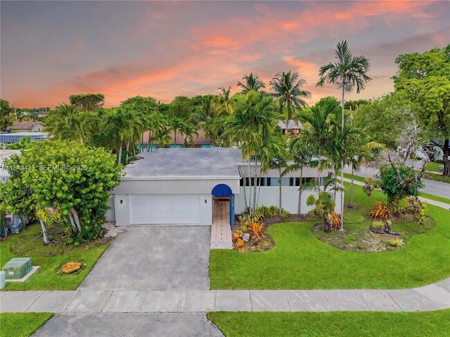 Building Photo - 9614 SW 134th Ct