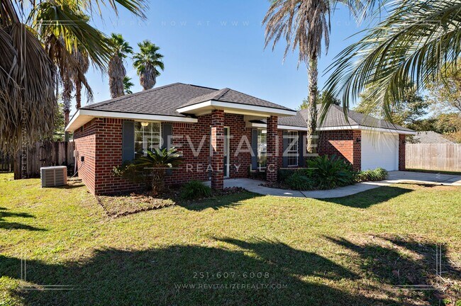 Photo - Lovely 3 Bed 2 Bath Brick Home Just Minutes from the Beach!