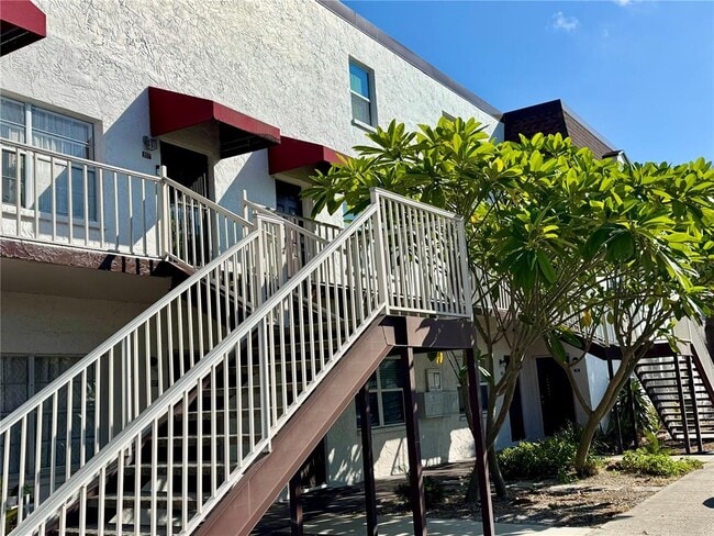 Photo - 9205 Tudor Dr