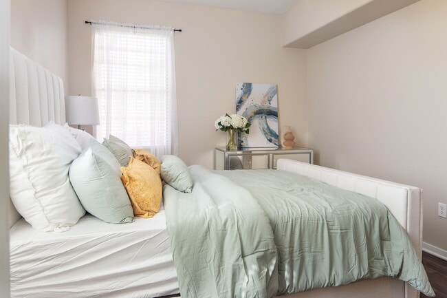 Montecito Pointe Apartments