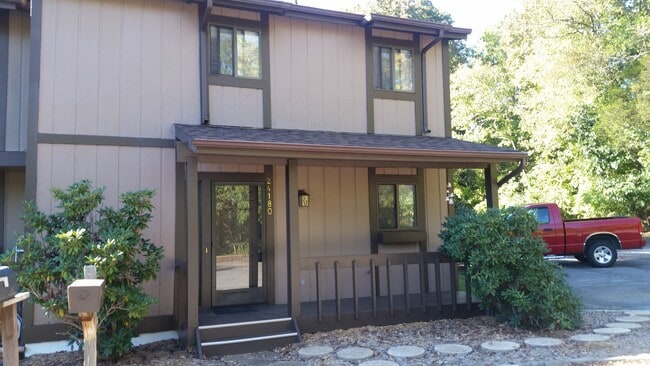 ront door from side - 24180 Woodridge Cir