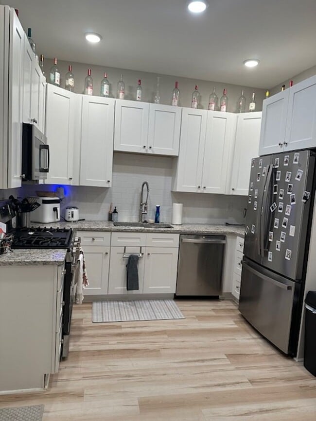 Building Photo - 406 Race St Unit B