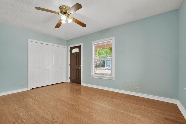 Photo - Cozy 2 Bedroom Home in Downtown San Antonio!