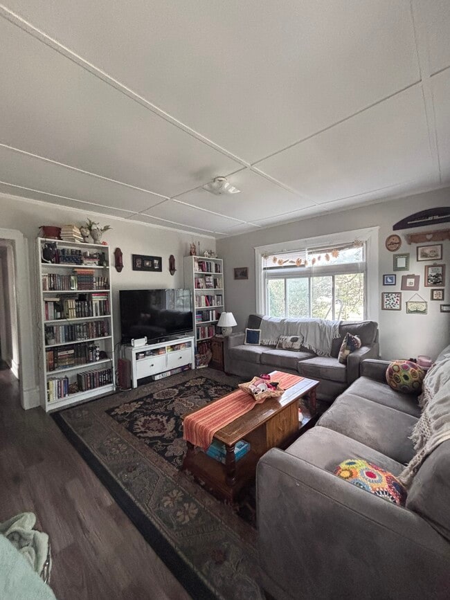 1201 W 19th St
