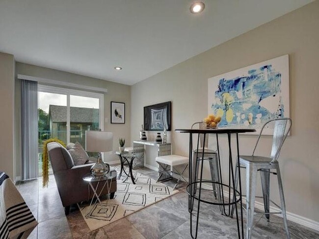 Photo - 3819 Southway Dr Unit 210