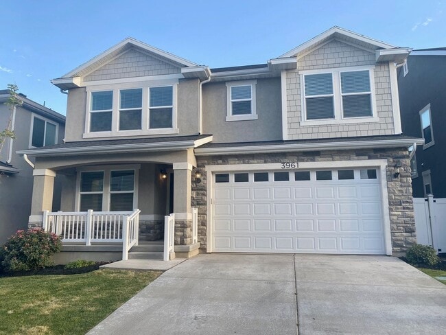 Building Photo - 3 Bed | 2.5 Bath | 2,365 sq ft above grade | Full unfinished basement | 2-car garage