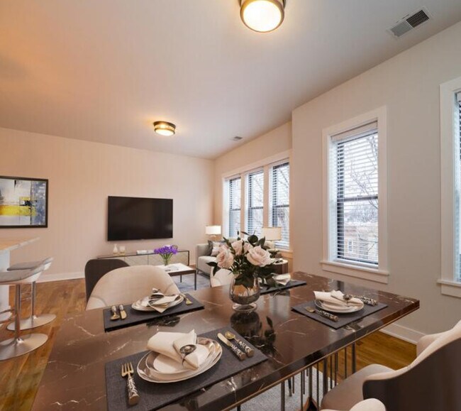 Photo - 2203 W Eastwood Ave Unit 2SE