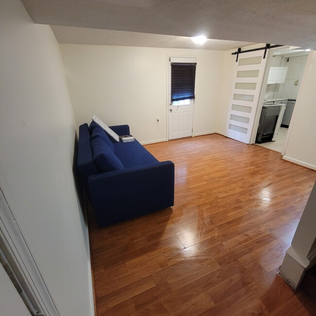 Photo - 1120 Quebec St