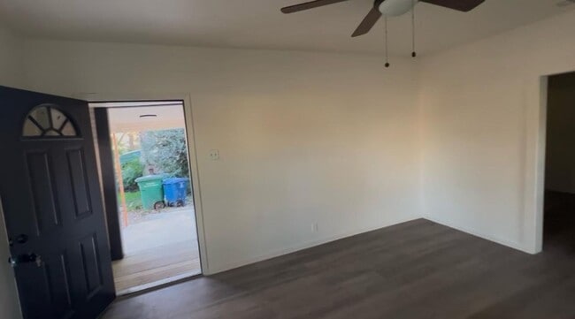 Photo - 2215 N Elmendorf St Apartamento Unidad A