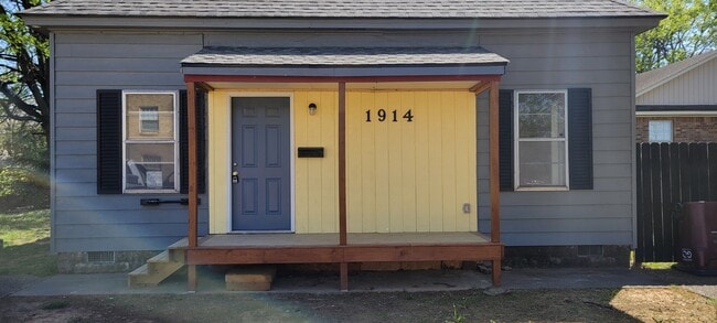 Building Photo - 1914 S S St