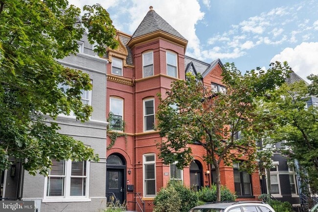 Building Photo - 931 Westminster St NW Rental