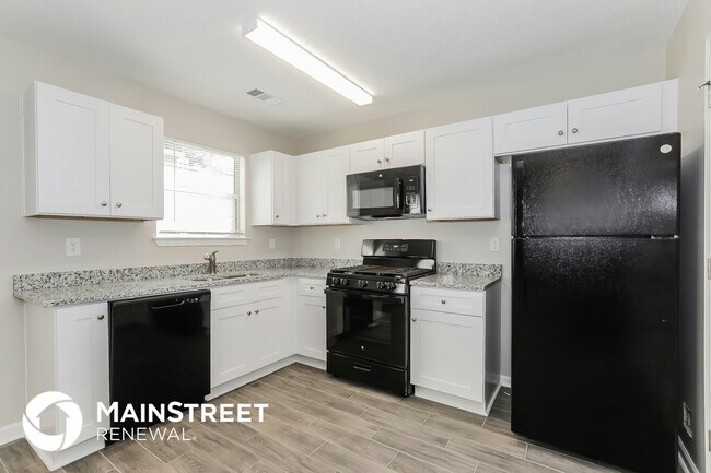 Photo - 2910 Russ Ln