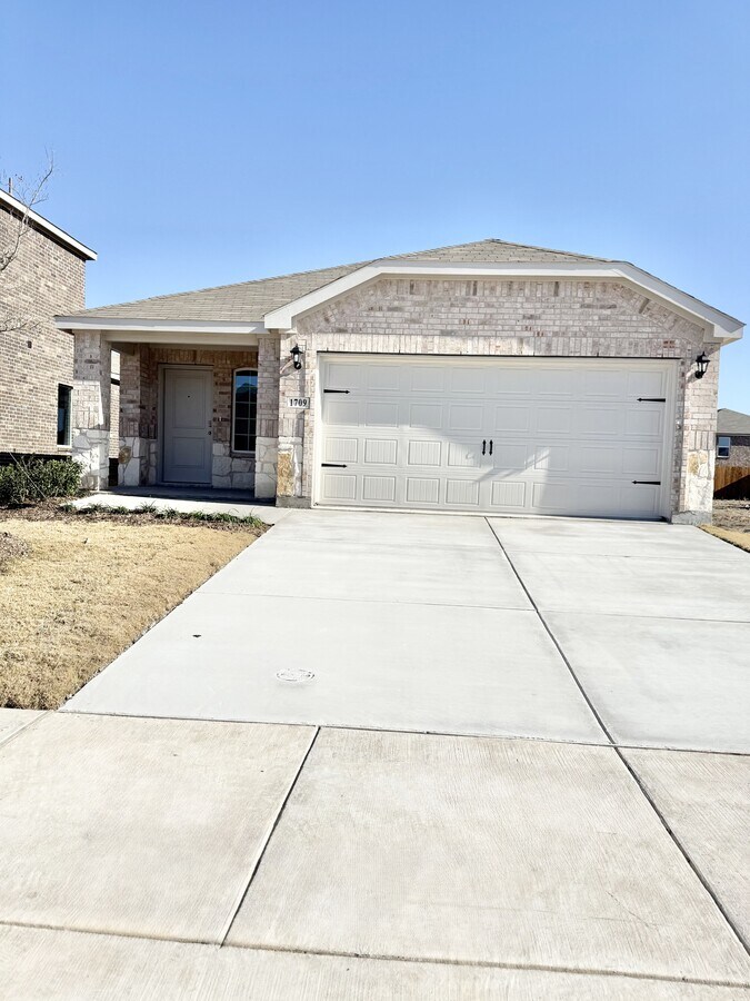 Photo - 1709 Potomac Ln