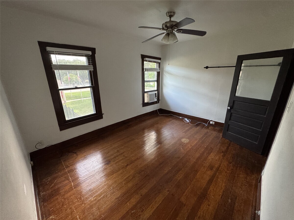 Photo - 1612 Heights Blvd Unidad B