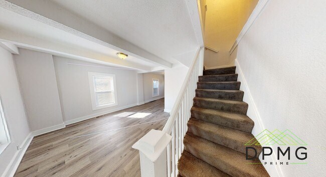 Photo - 325 E Hillsdale St Unidad 2