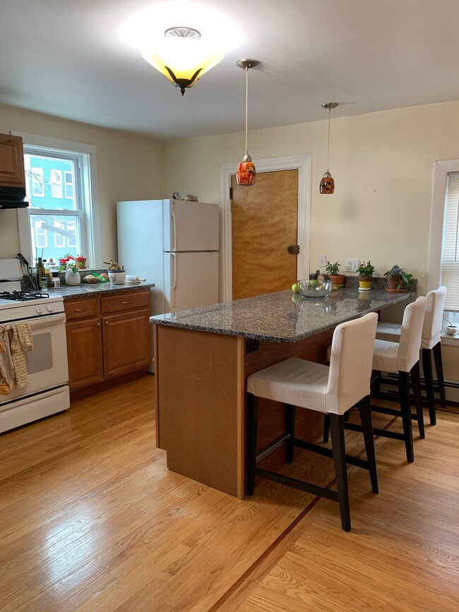 Photo - 345 Market St Unit 2