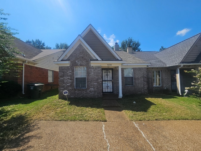Building Photo - Charming 3BR/2BA Hickory Hill Home | High Ceilings, Brick Fireplace & Fenced Yard