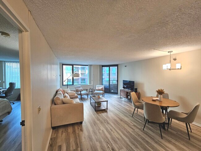 Photo - 440 N McClurg Ct Unidad 604