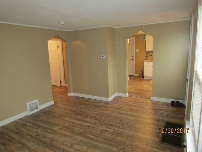 Building Photo - 12 Mildred Dr