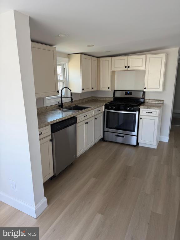 Building Photo - 1446 12th Ave