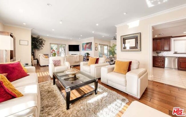 Building Photo - 918 S Wooster St Unit 2