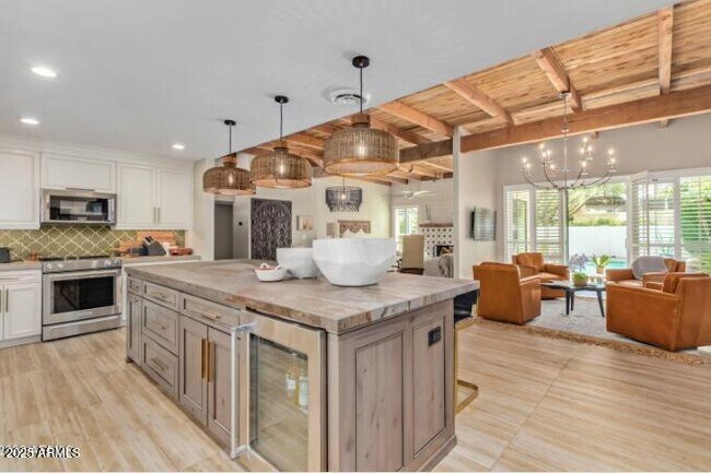 Photo - 2551 E Missouri Ave