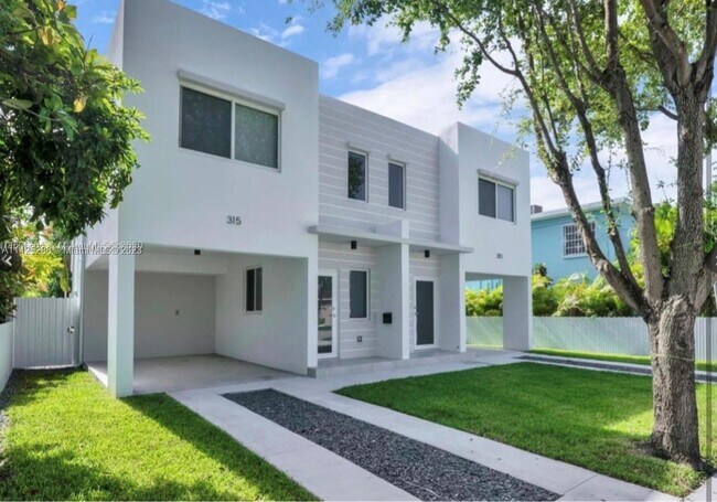 Photo - 313 NW 34th Ave Condo