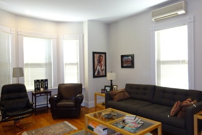 Photo - 17 Centre St Unit 1