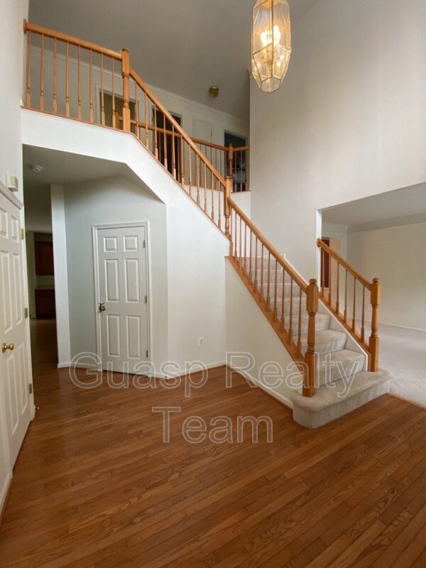 Photo - 70 Crestwood Ln