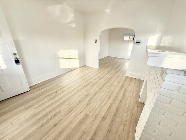 Photo - 2413 Milburn St