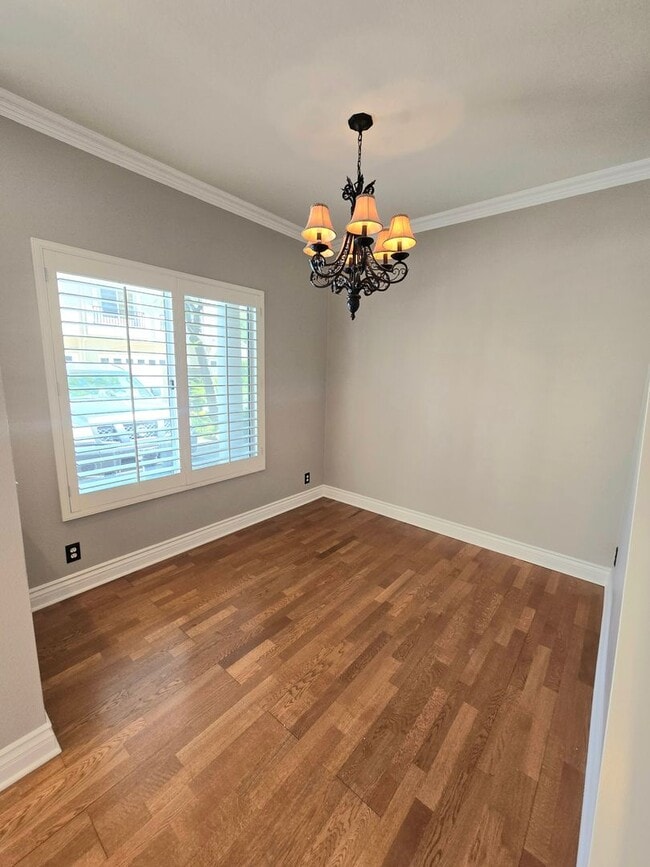 Photo - Large and spacious 3 bedroom townhouse with garage!