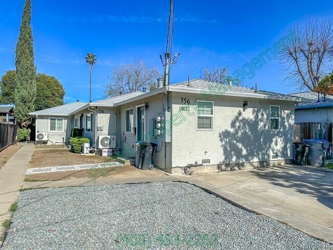 Building Photo - 756 N 11th St