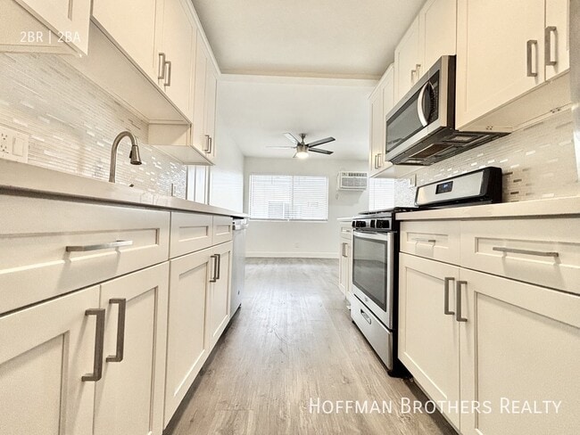 5311 Hermitage Ave Unit 18