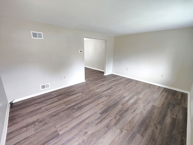 Photo - *Recently Updated 2BD/1.5BA Townhouse Available for Rent in West Mifflin*