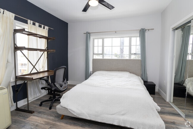 Bedroom Unit 300 1BR 1 BA 750 SF