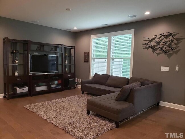 Photo - 419 Alamosa Pl