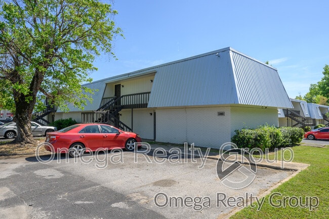 Photo - Camelot Apartments