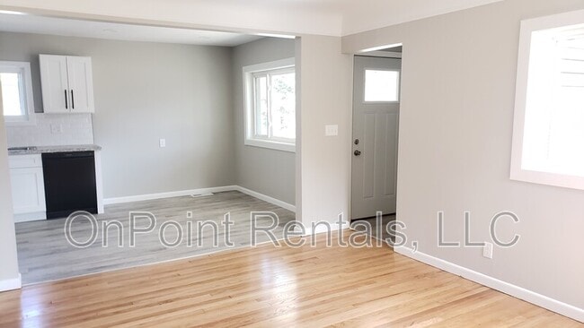 Photo - 15161 Harrison St