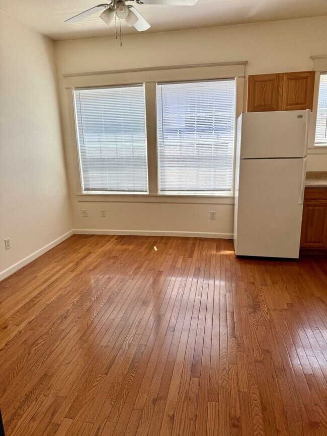 Photo - Vancouver Ave.